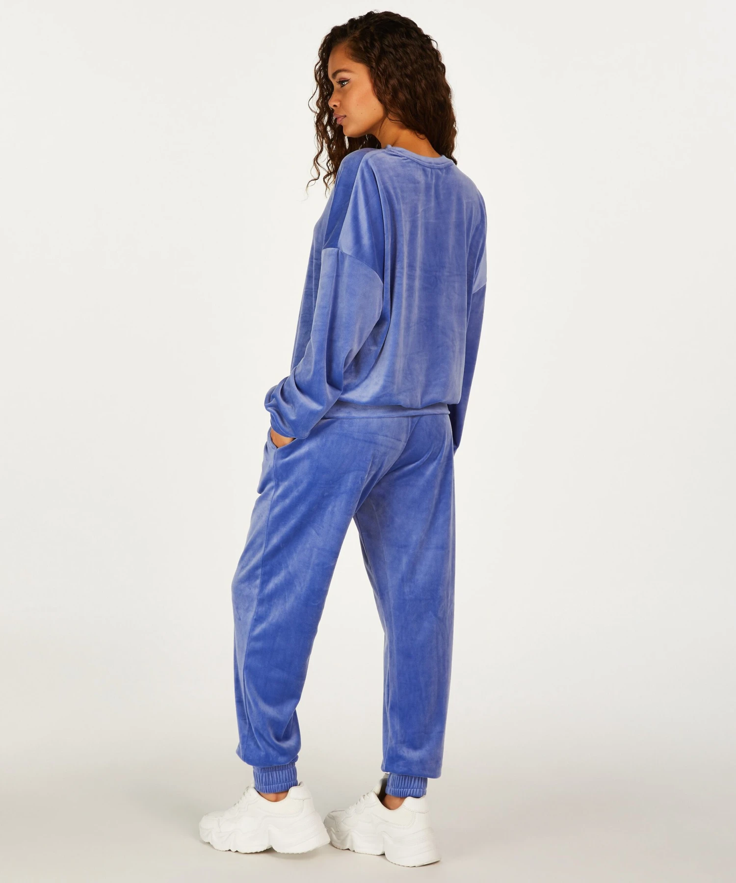 Petite Jogginghose Velours 5 Petite Jogginghose Velours – Bild 3